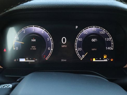 New 2025 Jeep Grand Cherokee L Altitude image 32