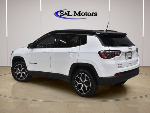 Used 2025 Jeep Compass Limited AWD/4WD image 5