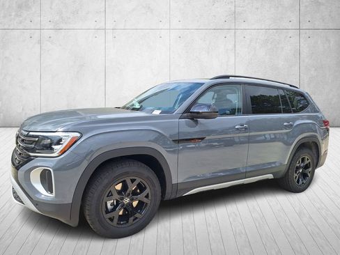 New 2026 Volkswagen Atlas Peak Edition image 9