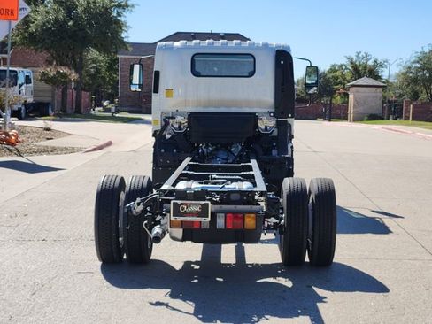 New 2024 Chevrolet Low Cab Forward RWD image 11