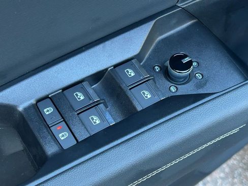 Used 2024 Audi Q4 e-tron Premium w/ Convenience Package image 65