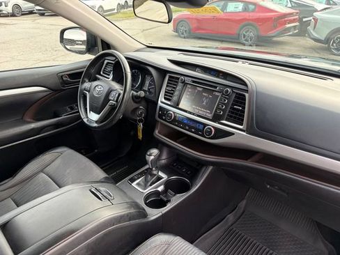 Used 2017 Toyota Highlander Plus image 16