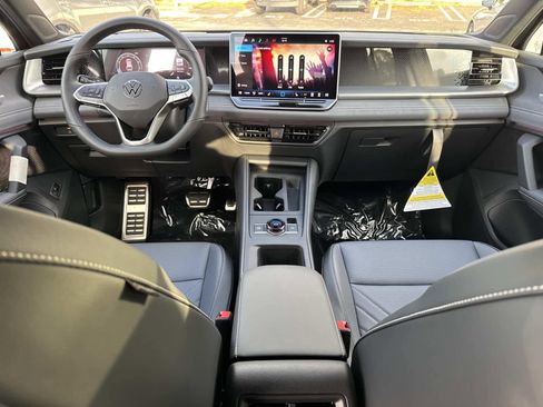 New 2026 Volkswagen Tiguan SE R-Line AWD/4WD image 16