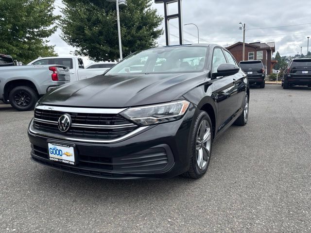 Used 2024 Volkswagen Jetta SE FWD image 1