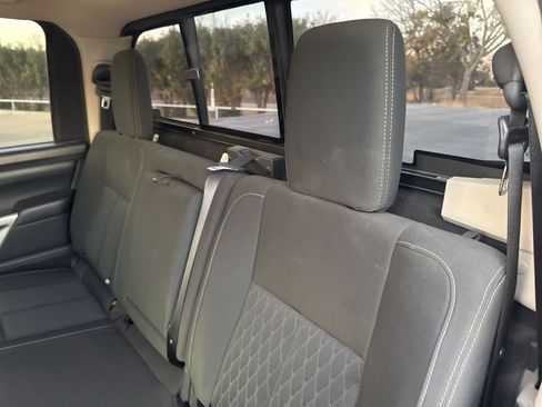 Used 2017 Nissan Titan SV image 22