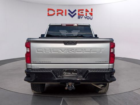 Used 2026 Chevrolet Silverado 2500 Custom w/ Custom Value Package image 3