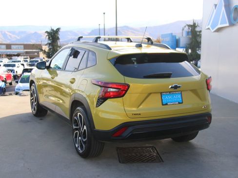 Used 2025 Chevrolet Trax RS image 7