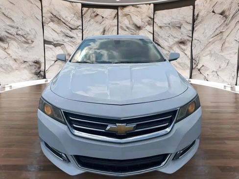Used 2015 Chevrolet Impala LT FWD image 2
