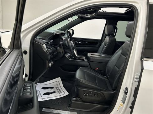 Used 2022 GMC Yukon XL Denali w/ Max Trailering Package image 9