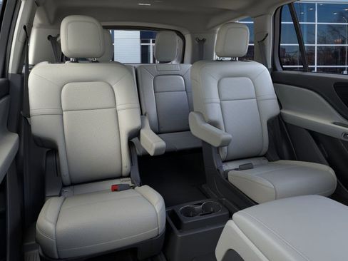 New 2025 Lincoln Aviator Premiere image 11