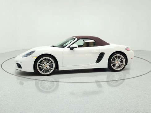 Used 2022 Porsche 718 Boxster RWD image 8