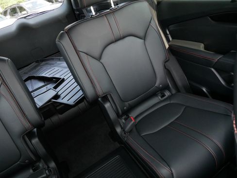 Used 2024 Honda Pilot TrailSport image 14