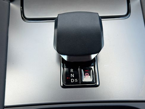 Used 2025 Land Rover Discovery Sport Dynamic SE AWD/4WD image 28