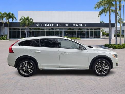 Used 2018 Volvo V60 T5 Cross Country w/ Convenience Package AWD/4WD image 8