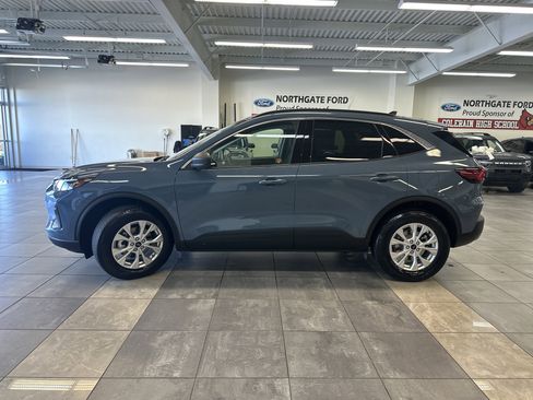 Used 2023 Ford Escape Active image 16