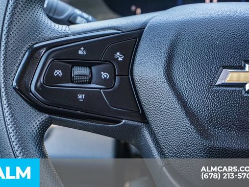 Used 2025 Chevrolet Trax LT FWD image 28