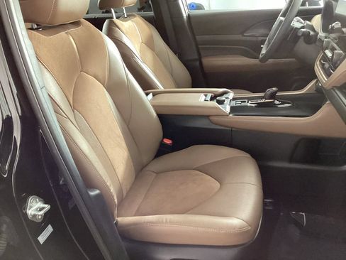 Used 2025 Toyota Grand Highlander AWD Hybrid image 19