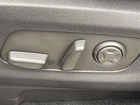 New 2026 Kia Carnival EX image 29