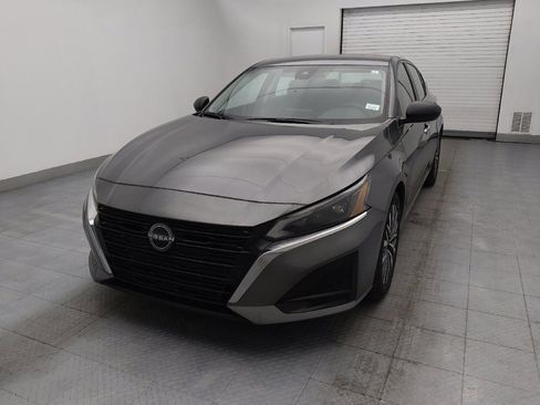 Used 2024 Nissan Altima 2.5 SV image 15