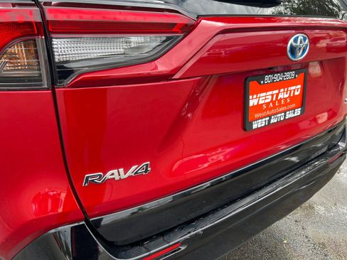 Used 2022 Toyota RAV4 SE image 28