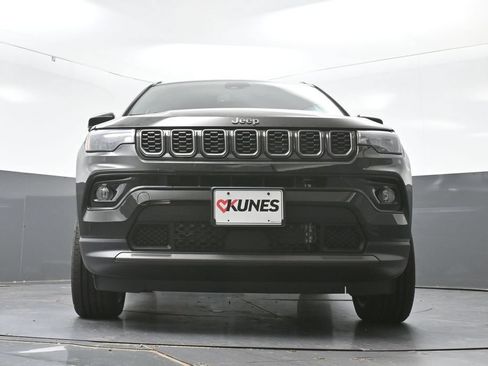New 2026 Jeep Compass Limited w/ Sun, Sound & Navigation Group AWD/4WD image 40