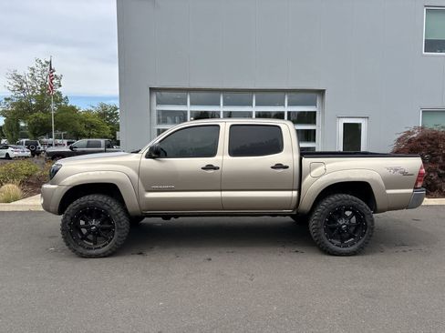 Used 2005 Toyota Tacoma 4x4 Double Cab w/ TRD Off-Road Pkg #2 image 2