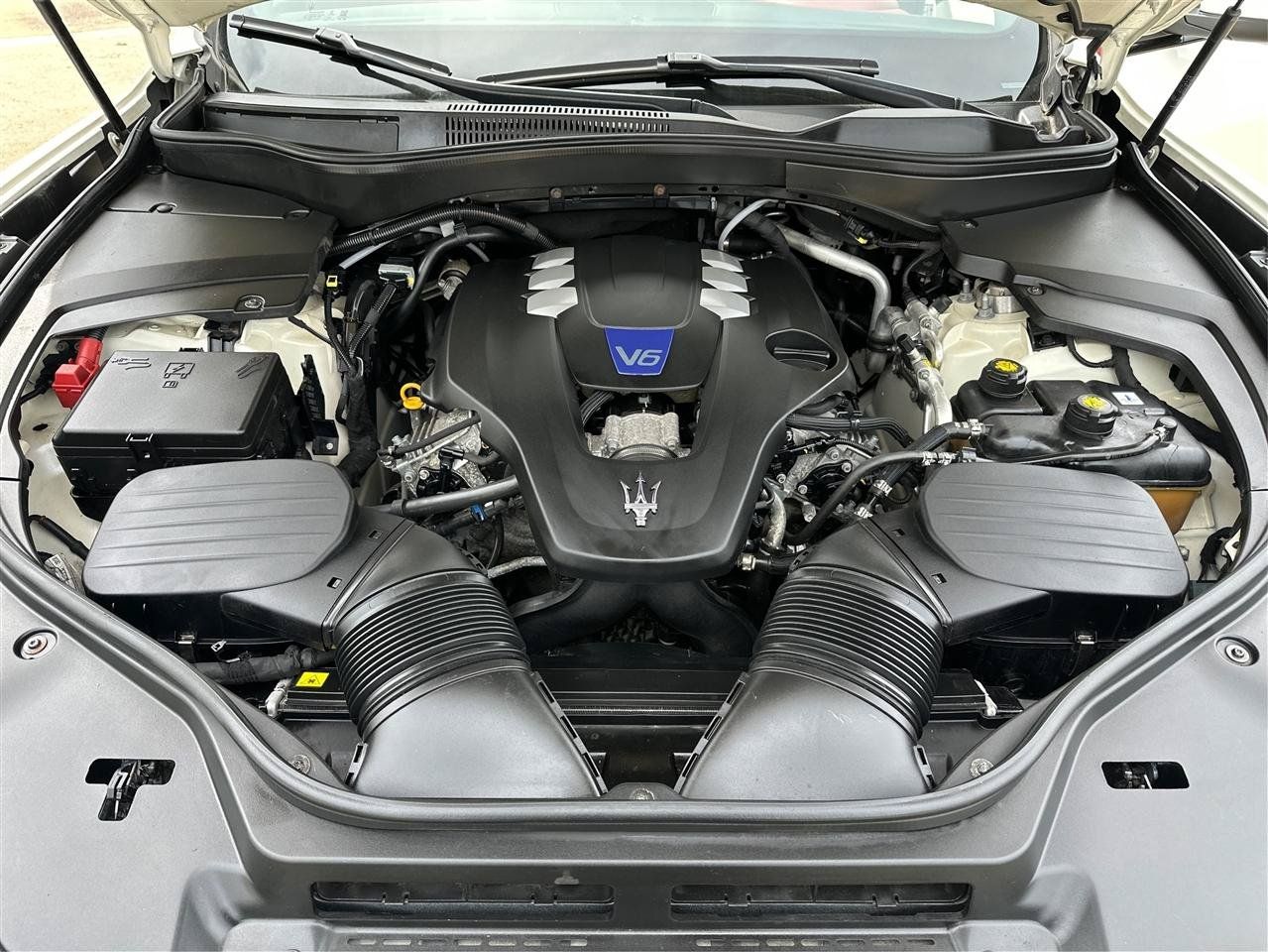 Used 2019 Maserati Levante S GranSport AWD/4WD image 25