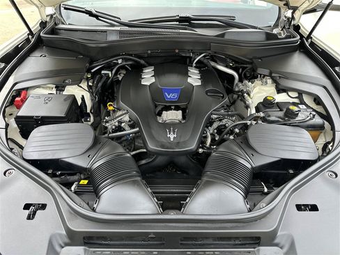 Used 2019 Maserati Levante S GranSport AWD/4WD image 25