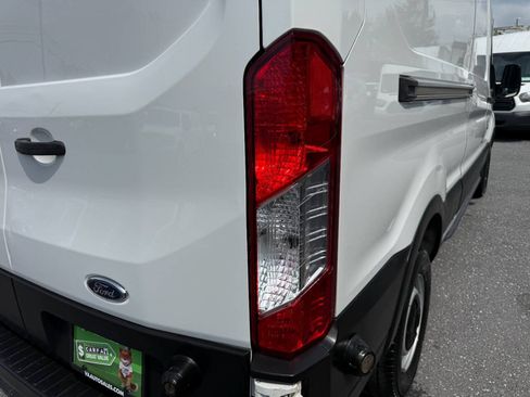 Used 2019 Ford Transit 250 148 Medium Roof RWD image 40