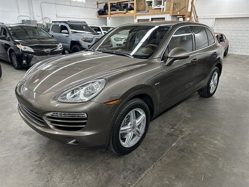 Used 2013 Porsche Cayenne Diesel AWD/4WD image 6