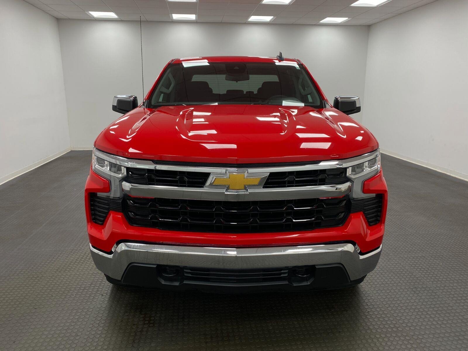 Used 2024 Chevrolet Silverado 1500 LT AWD/4WD image 11