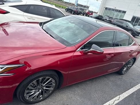 Used 2025 Lexus ES 350 w/ Accessory Package (Z2) FWD image 3