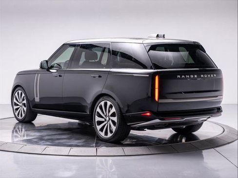 Used 2023 Land Rover Range Rover Long Wheelbase SE AWD/4WD image 4