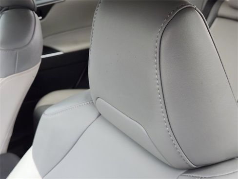 Used 2024 Toyota RAV4 XLE Premium image 11