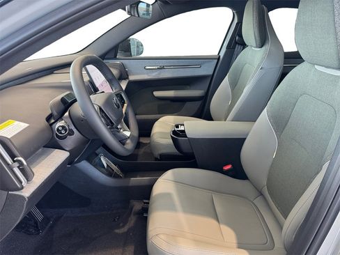 New 2026 Volvo EX30 Cross Country Ultra image 11