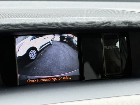 Used 2014 Toyota Sienna LE AWD/4WD image 17