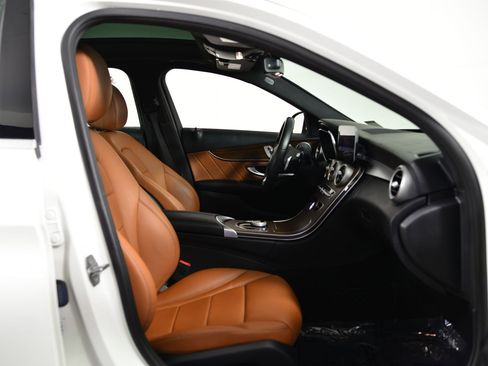 Used 2019 Mercedes-Benz C 300 4MATIC Sedan image 21