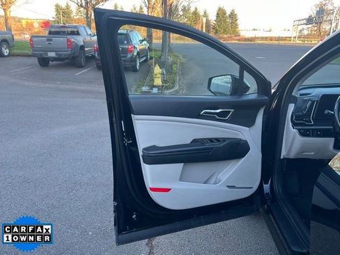 Used 2023 Kia Sportage EX image 17