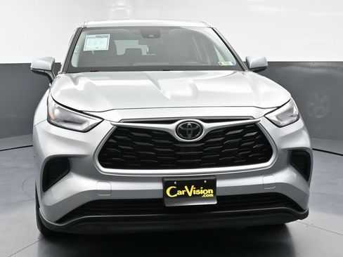 Used 2021 Toyota Highlander L image 4