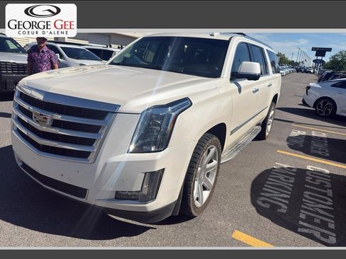 Used 2015 Cadillac Escalade ESV Luxury AWD/4WD image 1