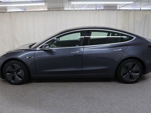 Used 2020 Tesla Model 3 Standard Range RWD image 4