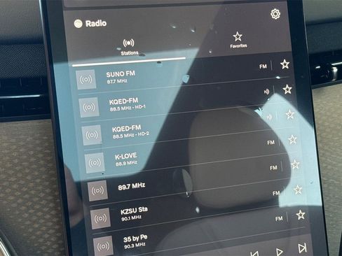 New 2025 Volvo EX90 Plus image 17