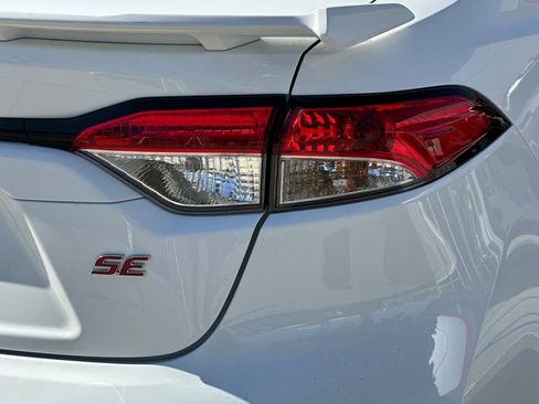 Used 2025 Toyota Corolla SE w/ Convenience Package image 26