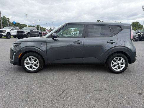 Used 2024 Kia Soul LX w/ Option Group 015 FWD image 7