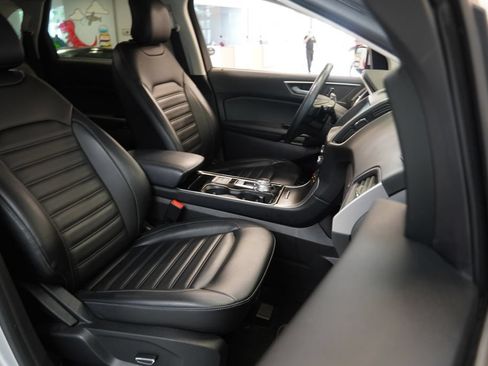 Used 2019 Ford Edge SEL w/ Equipment Group 201A AWD/4WD image 34