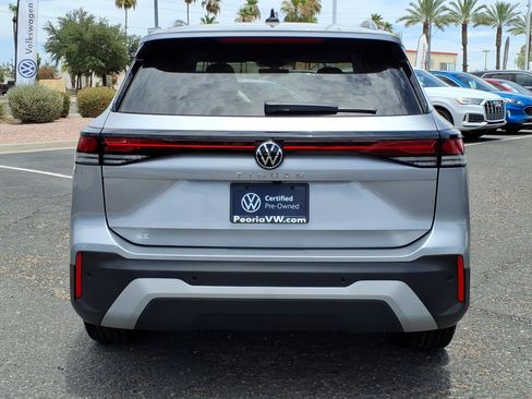 Certified 2025 Volkswagen Tiguan SE FWD image 6