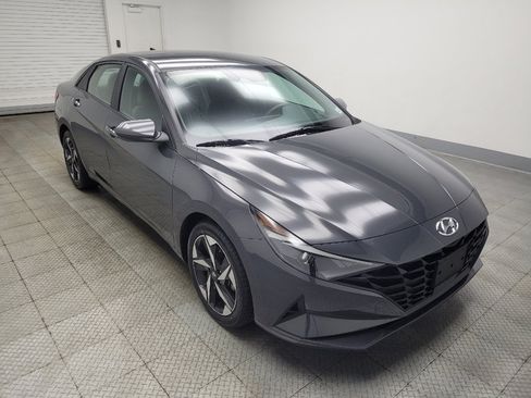Used 2023 Hyundai Elantra SEL w/ Convenience Package image 13