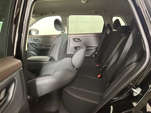 Used 2023 Nissan Rogue FWD image 31