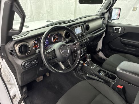 Used 2019 Jeep Wrangler Sport AWD/4WD image 12