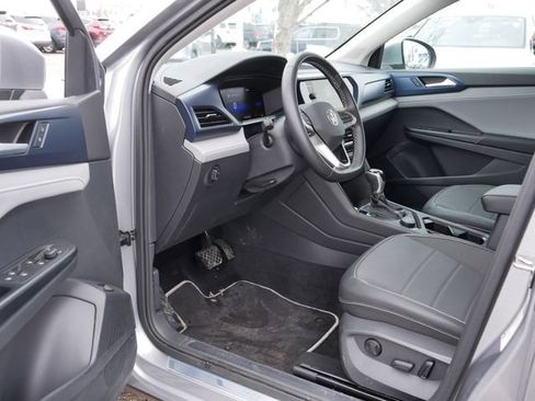 Certified 2023 Volkswagen Taos SE w/ Black Wheel Package image 12